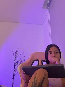 aly nicols online show from 12-20-25, 10:17