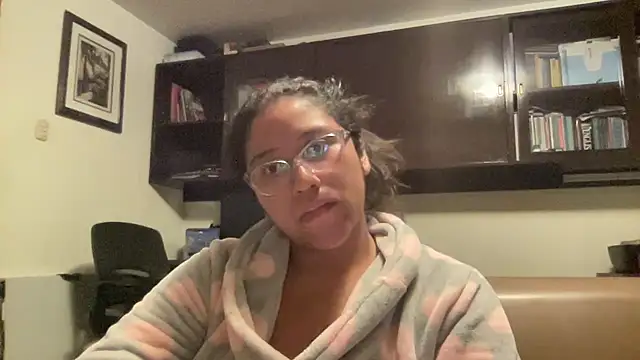 Snapshot of Kmiii21 chatting on 11-05-25, 01:27 Kmiii21 online show from 11-05-25, 01:27