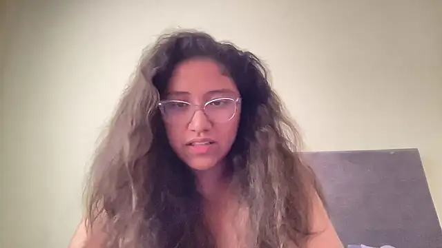 Snapshot of Kmiii21 chatting on 11-11-25, 05:46 Kmiii21 online show from 11-11-25, 05:46