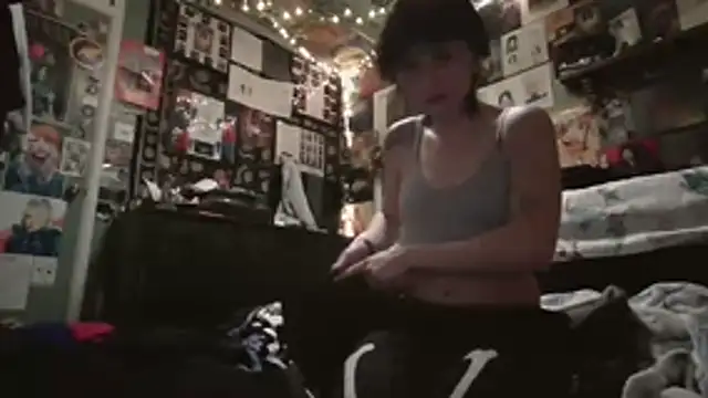 kutekiwi online show from 10-22-25, 05:41