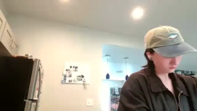 kutekiwi online show from 10-29-25, 05:25