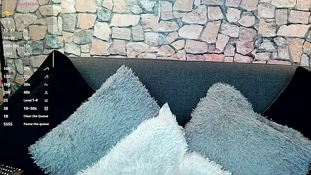 mia roux1 online show from 10-31-25, 05:25