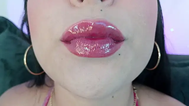 mia roux1 online show from 05-17-26, 10:28