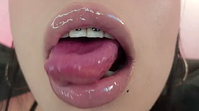 mia roux1 online show from 05-28-26, 10:51