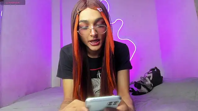 Snapshot of Mika__velvet chatting on 10-27-25, 10:14 Mika  velvet online show from 10-27-25, 10:14