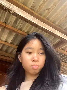 Snapshot of -Miaa- chatting on 10-28-25, 03:21 -Miaa- online show from 10-28-25, 03:21