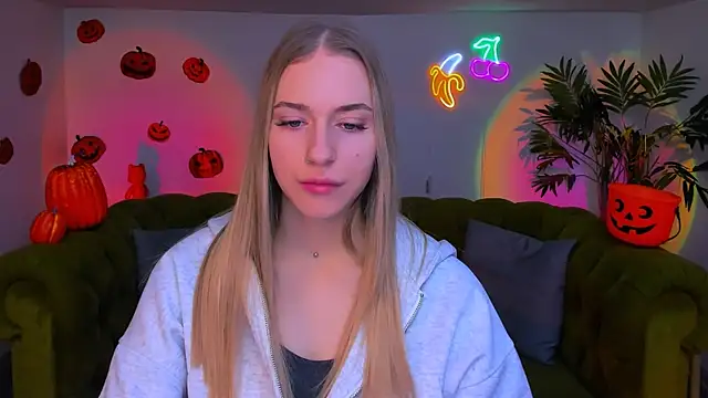 sassy cutie online show from 11-11-25, 06:02