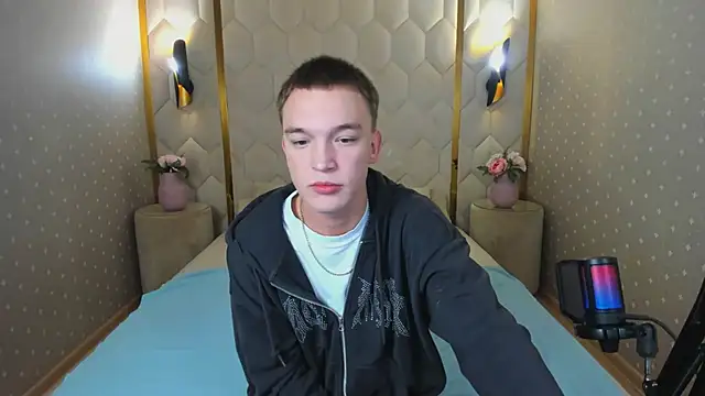 Derek Banville online show from 11-11-25, 01:11