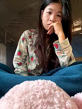 ninixinh online show from 10-24-25, 02:41