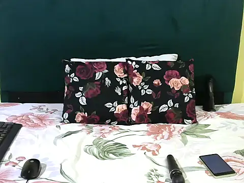 Snapshot of CherryZee chatting on 11-08-25, 06:35 CherryZee online show from 11-08-25, 06:35