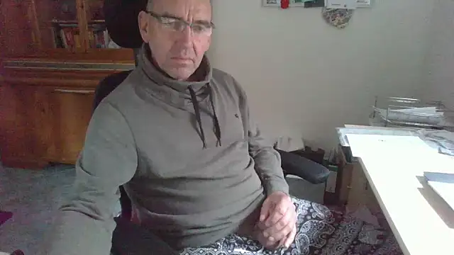 Snapshot of Lutzi1970 chatting on 11-21-25, 10:58 Lutzi1970 online show from 11-21-25, 10:58