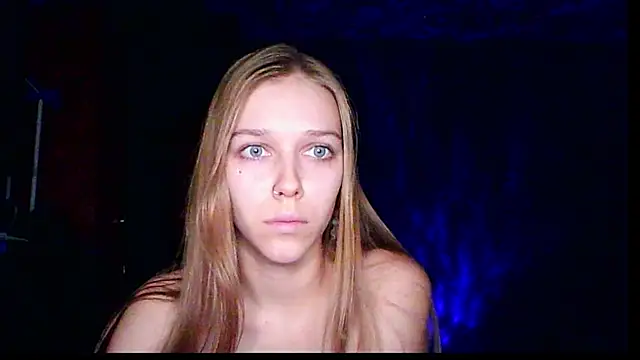 Snapshot of mari_martin chatting on 11-14-25, 06:39 mari martin online show from 11-14-25, 06:39