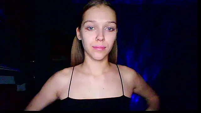 Snapshot of mari_martin chatting on 11-19-25, 11:05 mari martin online show from 11-19-25, 11:05