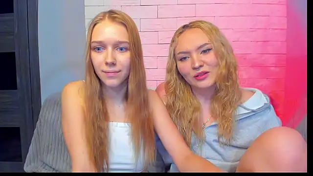 Snapshot of mari_martin chatting on 12-14-25, 05:29 mari martin online show from 12-14-25, 05:29