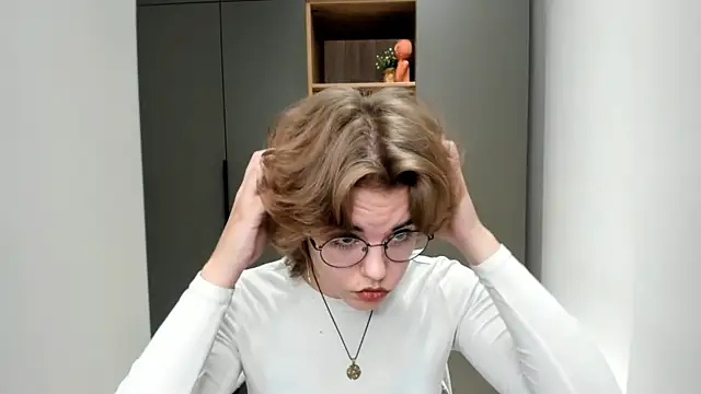 Snapshot of MelodyBaur chatting on 10-24-25, 09:17 MelodyBaur online show from 10-24-25, 09:17