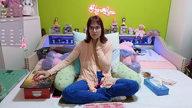  HeraLuna  online show from 03-23-26, 09:30