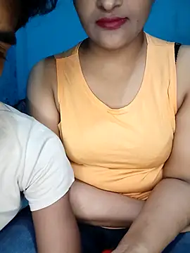 Snapshot of CoupleShow_432 chatting on 11-18-25, 03:27 CoupleShow 432 online show from 11-18-25, 03:27