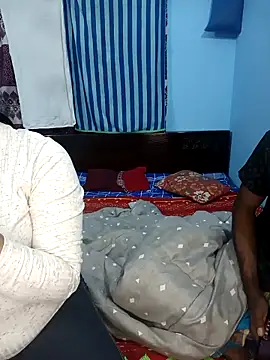 Snapshot of CoupleShow_432 chatting on 12-14-25, 02:55 CoupleShow 432 online show from 12-14-25, 02:55