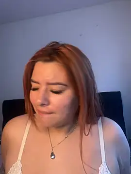 Snapshot of viki_11 chatting on 10-23-25, 04:39 viki 11 online show from 10-23-25, 04:39