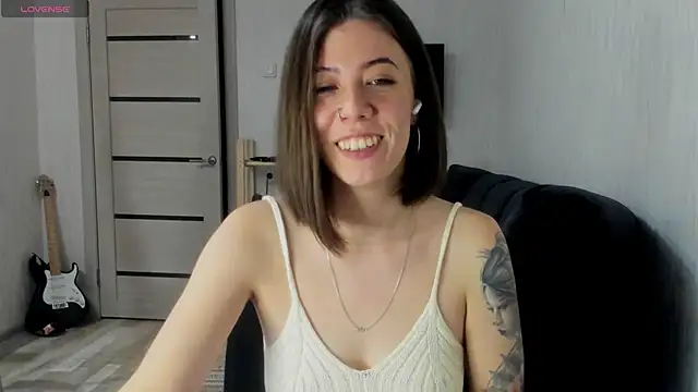 twinkle rosie online show from 11-28-25, 05:10