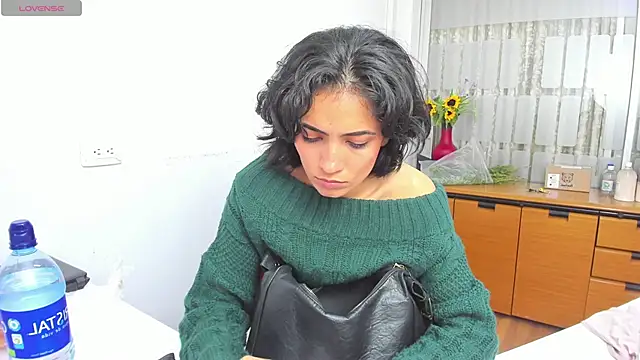 chloehanna online show from 12-04-25, 07:55