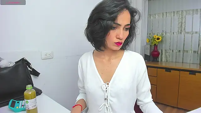 chloehanna online show from 12-15-25, 07:29