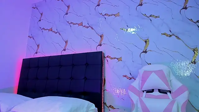 Scarlet DLuce online show from 04-21-26, 09:04