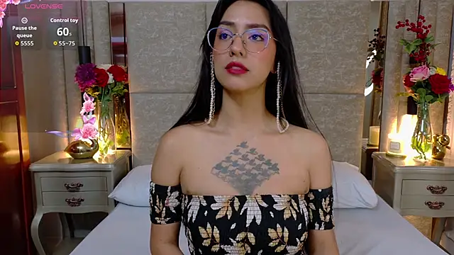 Snapshot of Penelope-Cross chatting on 02-20-26, 08:09 Penelope-Cross online show from 02-20-26, 08:09