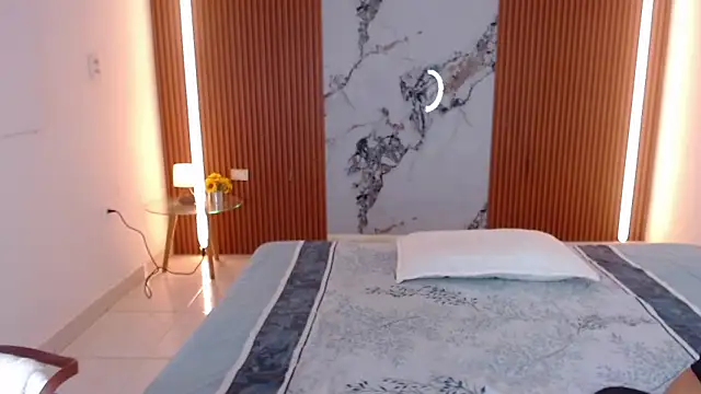 rosselyn  online show from 03-30-26, 08:21