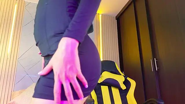 Snapshot of Sara_swift9 chatting on 10-24-25, 08:16 Sara swift9 online show from 10-24-25, 08:16