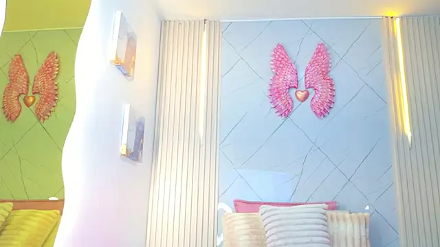 Snapshot of Sara_swift9 chatting on 11-16-25, 08:03 Sara swift9 online show from 11-16-25, 08:03