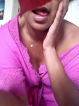 Snapshot of Bruninhadeusa chatting on 01-08-26, 08:00 Bruninhadeusa online show from 01-08-26, 08:00