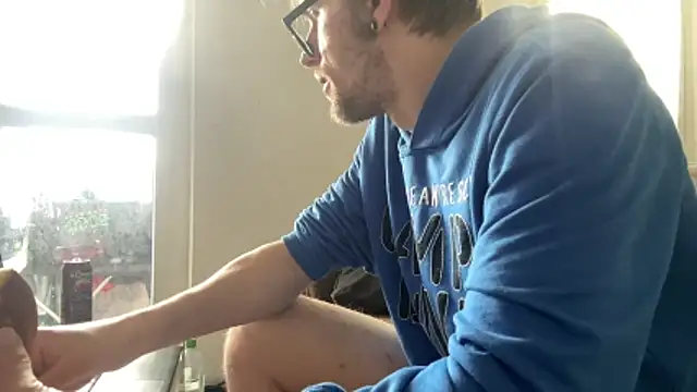 StephPra94 online show from 05-11-26, 04:04