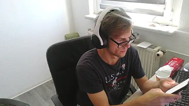 StephPra94 online show from 07-08-26, 11:58