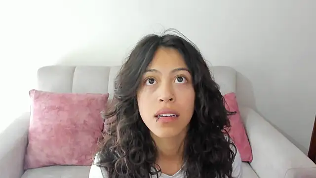 Snapshot of emily_jonessxx chatting on 10-29-25, 07:04 emily jonessxx online show from 10-29-25, 07:04