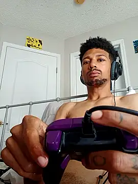 Snapshot of BigPrettyDick777 chatting on 01-11-26, 02:44 BigPrettyDick777 online show from 01-11-26, 02:44