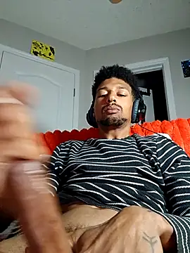 Snapshot of BigPrettyDick777 chatting on 01-13-26, 11:37 BigPrettyDick777 online show from 01-13-26, 11:37