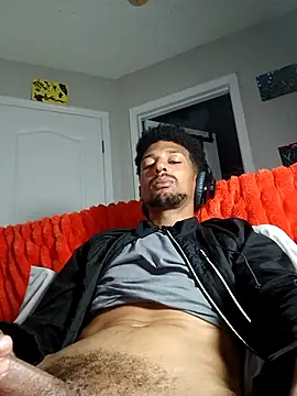 Snapshot of BigPrettyDick777 chatting on 01-13-26, 11:43 BigPrettyDick777 online show from 01-13-26, 11:43