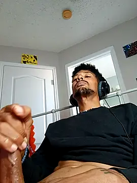 Snapshot of BigPrettyDick777 chatting on 01-17-26, 07:39 BigPrettyDick777 online show from 01-17-26, 07:39