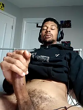 Snapshot of BigPrettyDick777 chatting on 02-05-26, 10:25 BigPrettyDick777 online show from 02-05-26, 10:25