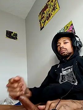 Snapshot of BigPrettyDick777 chatting on 02-26-26, 05:12 BigPrettyDick777 online show from 02-26-26, 05:12