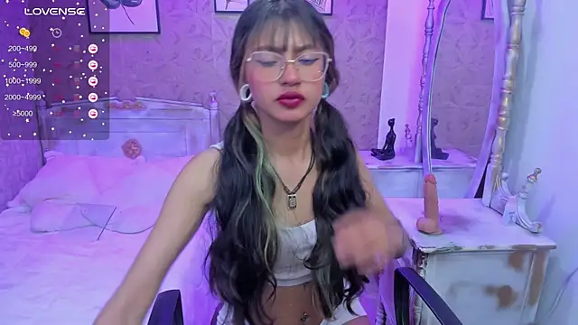 Snapshot of Noa_clk chatting on 11-29-25, 04:15 Noa clk online show from 11-29-25, 04:15