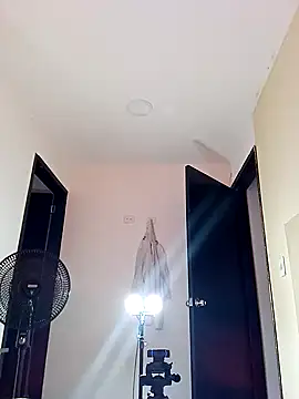 sexykiara  online show from 01-09-26, 10:29