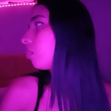 Naomi-angel online show from 10-22-25, 01:22