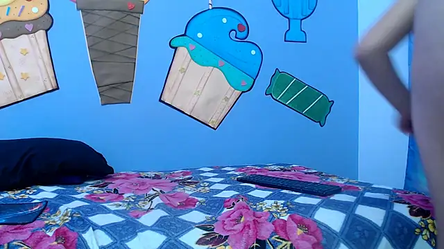 Snapshot of katty18love18 chatting on 12-14-25, 01:22 katty18love18 online show from 12-14-25, 01:22