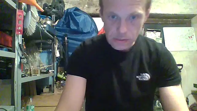 Snapshot of tommy3300 chatting on 04-09-26, 10:48 tommy3300 online show from 04-09-26, 10:48