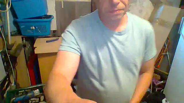 Snapshot of tommy3300 chatting on 05-30-26, 06:21 tommy3300 online show from 05-30-26, 06:21