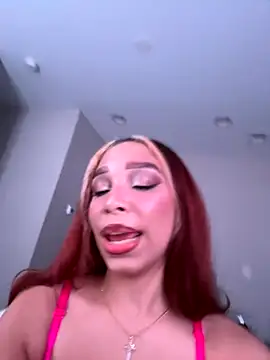 Snapshot of Latinagf chatting on 10-29-25, 03:53 Latinagf online show from 10-29-25, 03:53