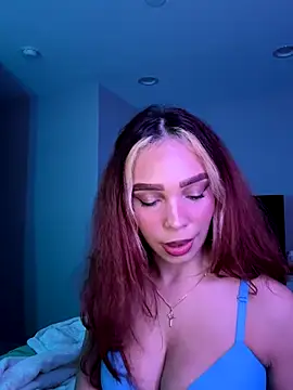 Snapshot of Latinagf chatting on 11-10-25, 02:32 Latinagf online show from 11-10-25, 02:32