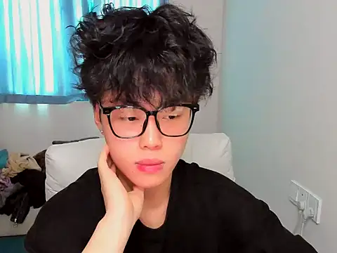 L1kuto online show from 11-04-25, 02:54